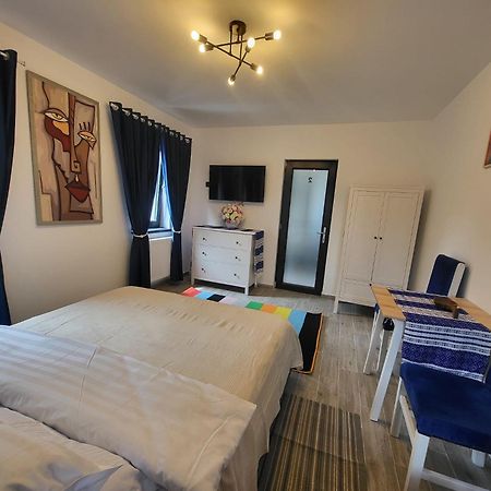 Pensiunea Casa Dacilor Podeni Экстерьер фото