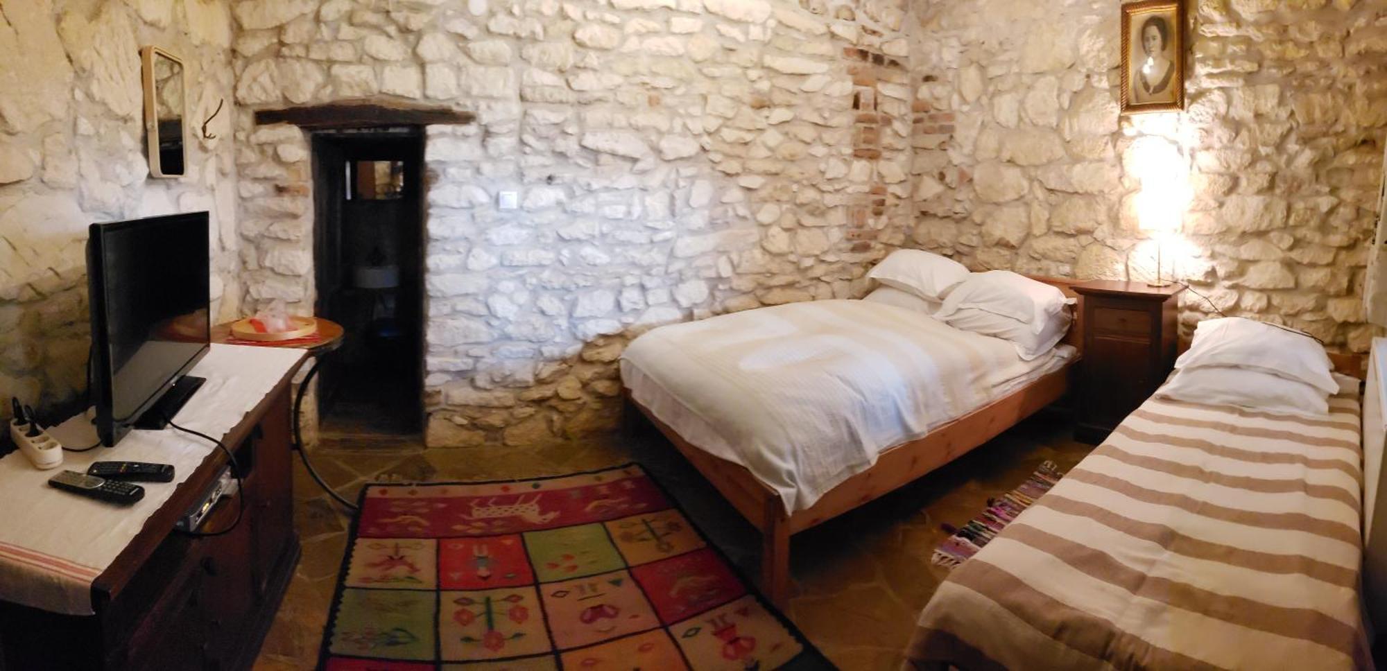 Pensiunea Casa Dacilor Podeni Экстерьер фото