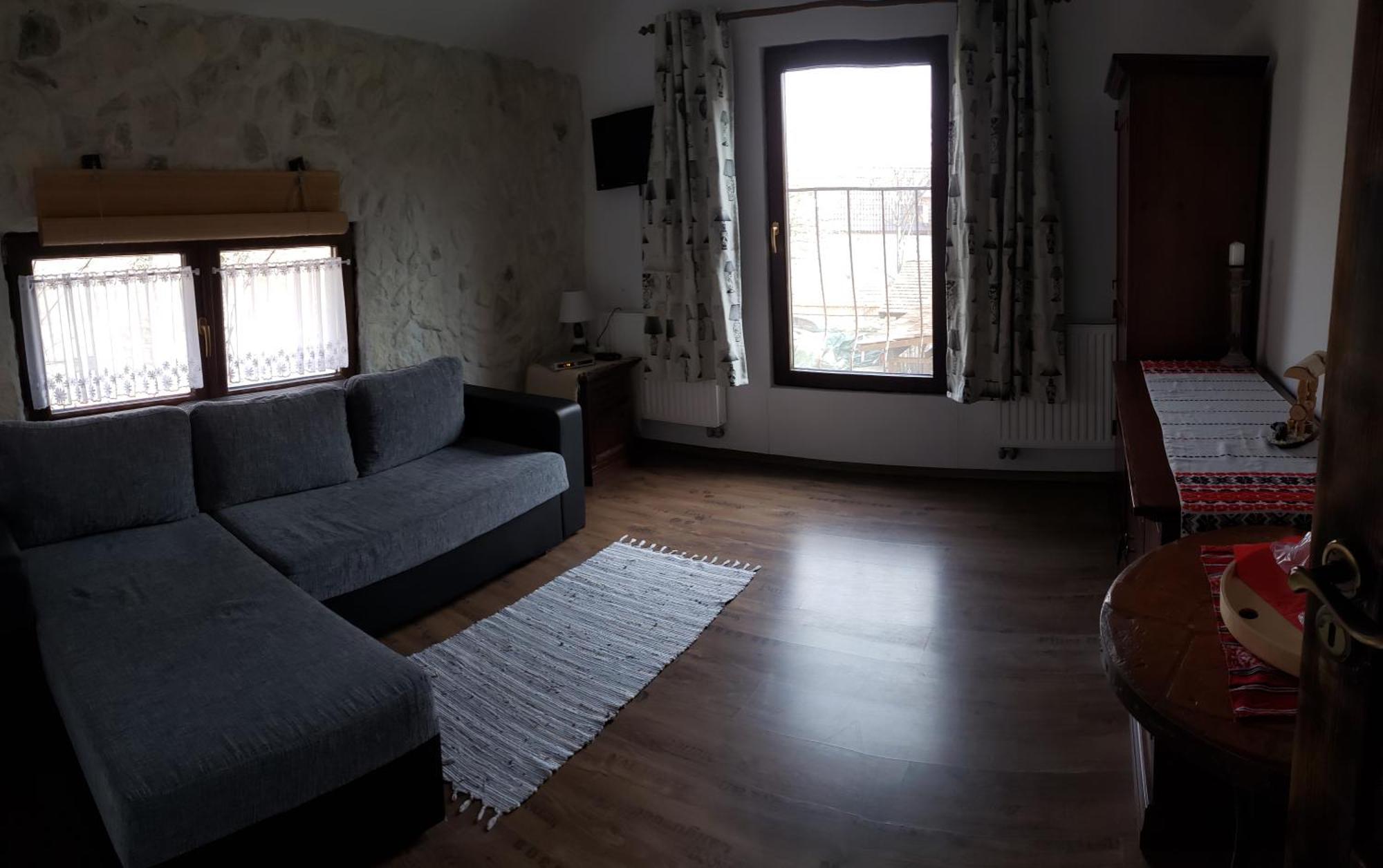 Pensiunea Casa Dacilor Podeni Экстерьер фото