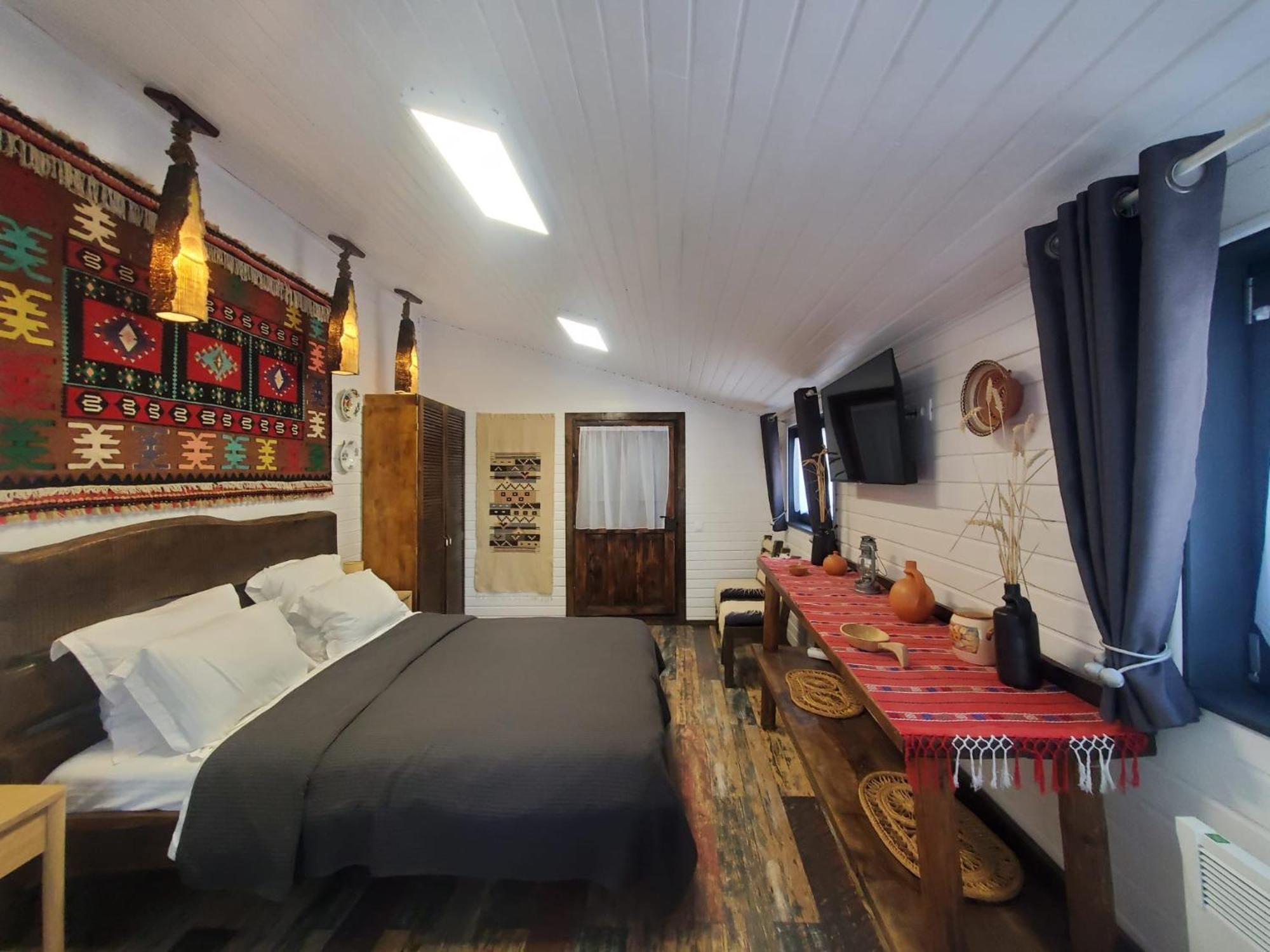 Pensiunea Casa Dacilor Podeni Экстерьер фото