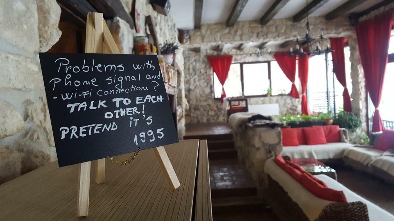 Pensiunea Casa Dacilor Podeni Экстерьер фото